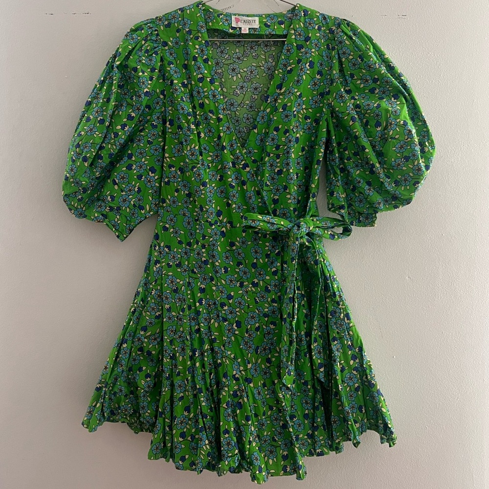 Flirty Green Floral Puff Sleeve Wrap Mini Dress - A Stylish Must-Have for Summer